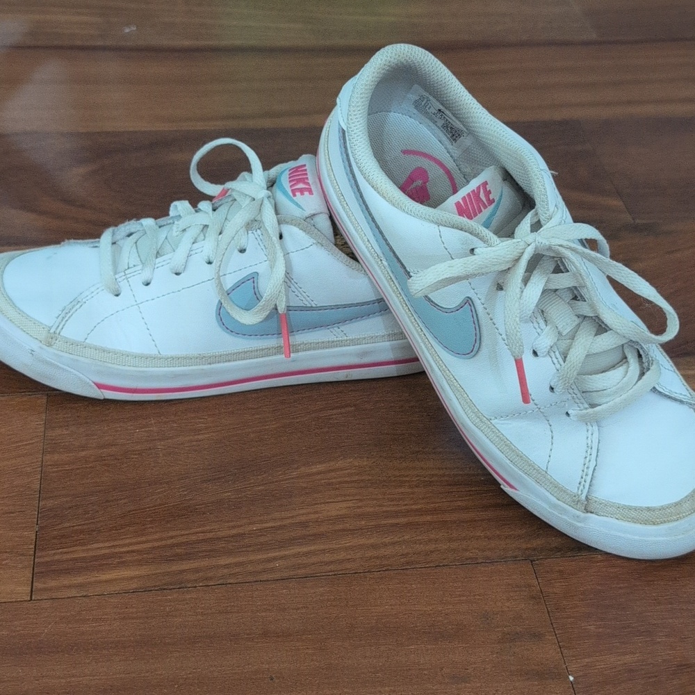 Nike Court Legacy sneaker Pink & light blue Accents